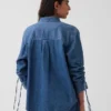 Ultrazacht denim overmaats overhemd met gerimpelde mouwen
