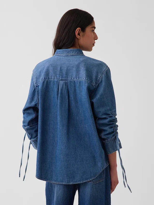 Ultrazacht denim overmaats overhemd met gerimpelde mouwen
