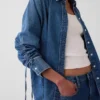 Ultrazacht denim overmaats overhemd met gerimpelde mouwen