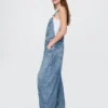 Ultrazachte denim-overall met hoefijzervormige schouderbanden