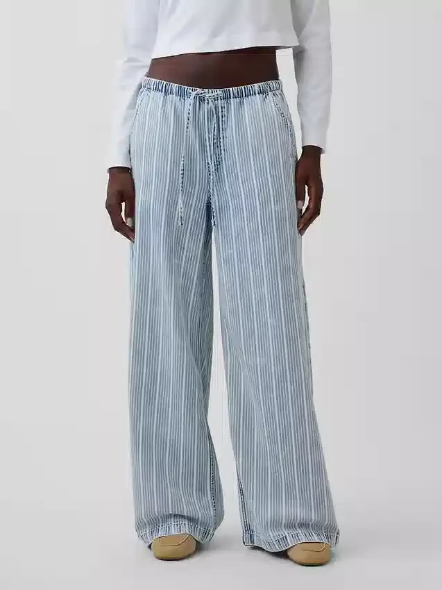 Ultrazachte, ruimvallende Jeans met middelhoge taille