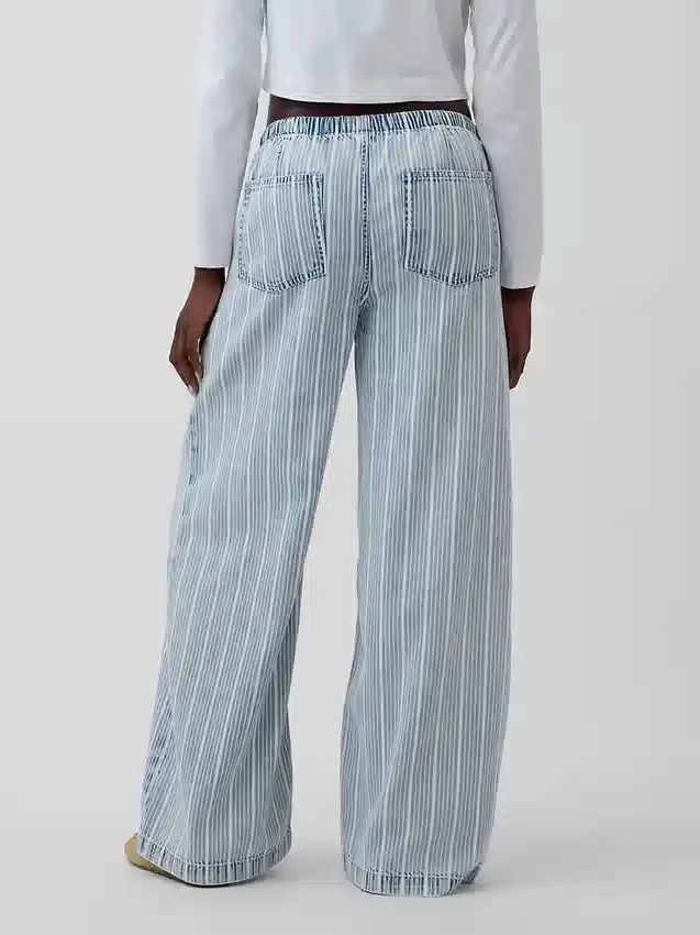 Ultrazachte, ruimvallende Jeans met middelhoge taille