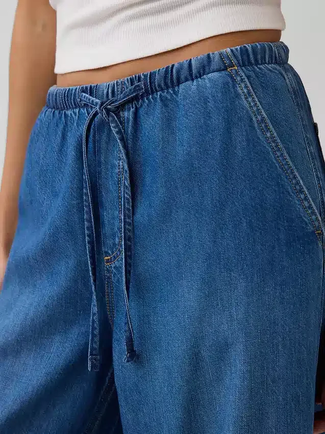Ultrazachte, ruimvallende Jeans met middelhoge taille