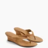 Veganistische leren sandalen met sleehak en teenslipper