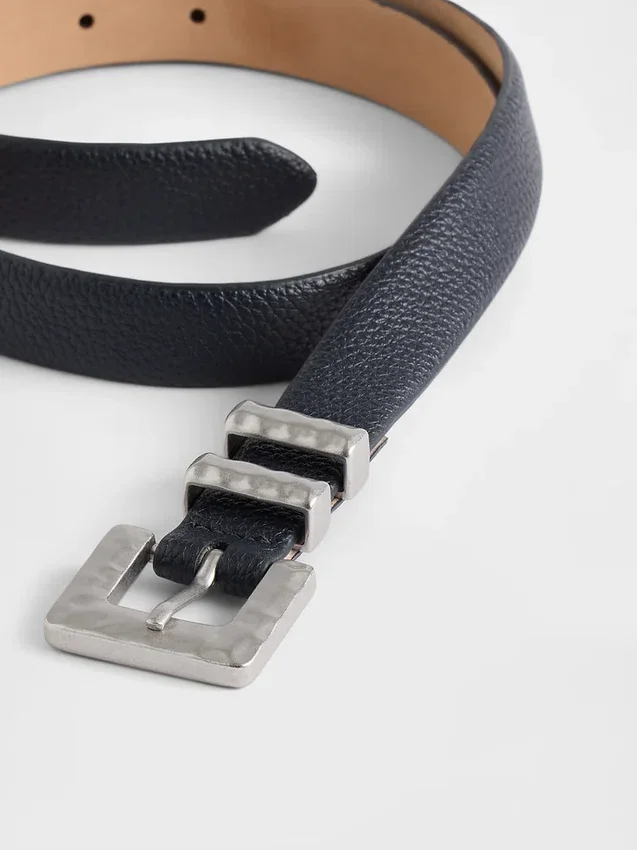 Veganistische riem van leer met kiezelstructuur