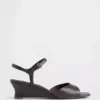 Veganistische sandalen met sleehak