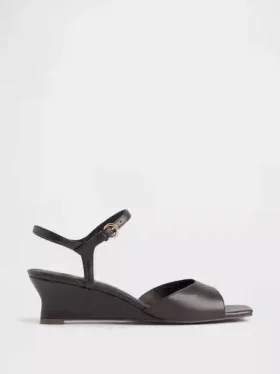 Veganistische sandalen met sleehak