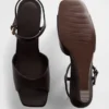 Veganistische sandalen met sleehak