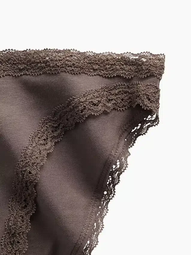 Zachtste biologische stretchkatoenen bikinibroekje met kanten rand