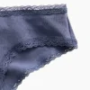 Zachtste biologische stretchkatoenen cheeky hipster met kanten rand