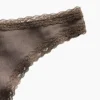 Zachtste biologische stretchkatoenen string met kanten rand