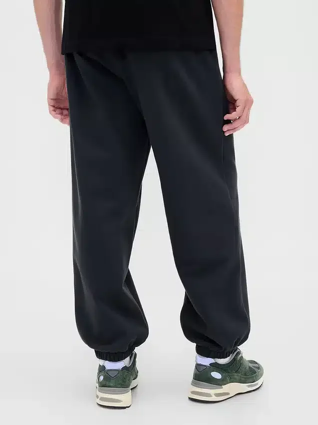 Zware, wijde joggingbroek